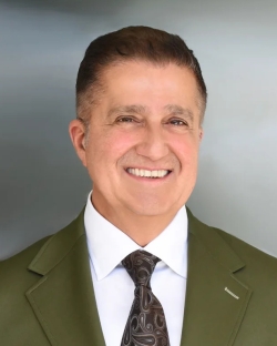 Farhad Novian