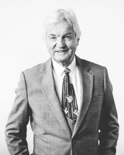 James E Lindell